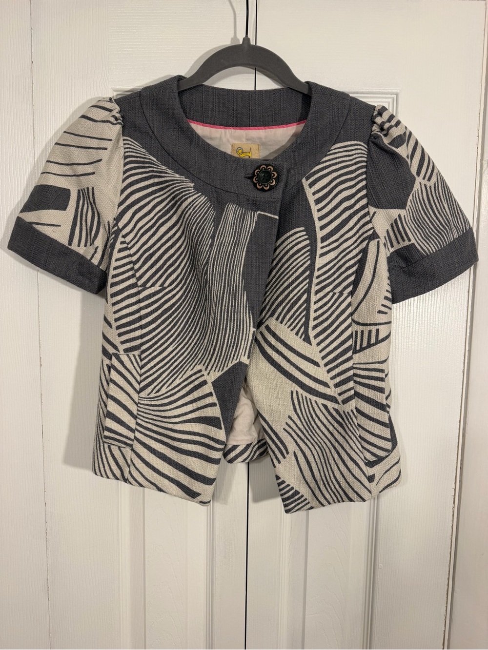 Anthropologie Abstract Print Short Sleeve Jacket 6 Gray Cream